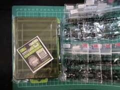 【未使用】ジグヘッド0.8g50個　SAMOLLA ルアーボックス セットのサムネイル