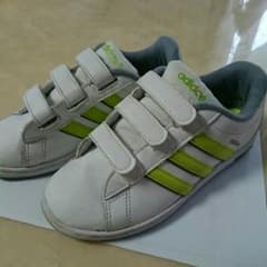 ☆19.0㎝☆adidasスニーカー☆のサムネイル