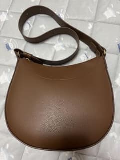 ユニクロ　レザータッチワンハンドルバッグ　茶色のサムネイル