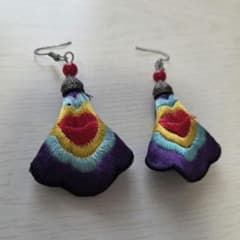 エスニック刺繍　ピアスのサムネイル