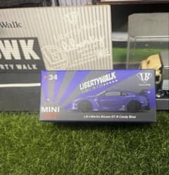 リバティーウォーク 1/64 ミニカー GT 北米仕様　キャンディーブルー リバティーウォーク 1/64 ミニカー GT 北米仕様 キャンディーブルー