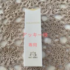 MIKA WHITE アンミカさんプロデュースのサムネイル