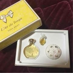 NINA RICCI 香水のサムネイル