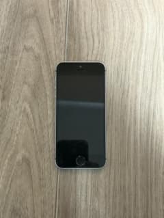 Apple iPhone SE 第1世代 本体のサムネイル