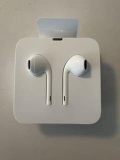 【純正品】iPhone 有線イヤホン　ライトニング　変換アダプタ付きのサムネイル