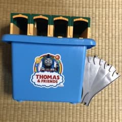 送料込！きかんしゃ　トーマス　たためる　機関庫のサムネイル