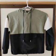 ハーフジップ フード付きジャケット 配色デザインのサムネイル