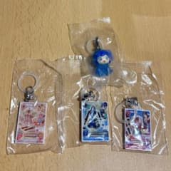 アイカツ！　めじるしアクセサリー　4点セット　星宮いちご　霧矢あおい　紫吹蘭のサムネイル
