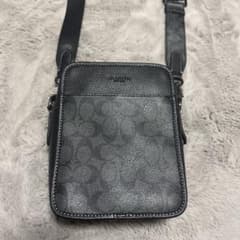 COACH ブラックレザーショルダーバッグのサムネイル