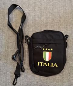 ブラック イタリア ロゴ ショルダーバッグのサムネイル