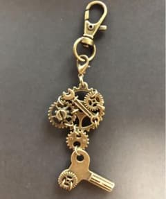 ハンドメイド チャーム  キーホルダー☆*:.スチームパンク風 ゼンマイ.:*☆のサムネイル