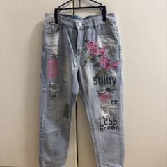 刺繍入り ダメージデニムパンツ 28インチのサムネイル