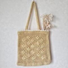 『OPEN価格』お花模様の淡色バッグ【ベージュ】内布付｜編み物｜トート｜ニットのサムネイル