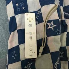 Wiiリモコン 電池カバー無しのサムネイル