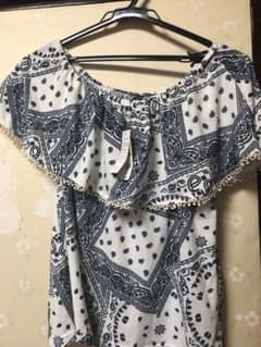 オフショルダーのサムネイル