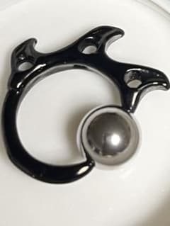 黒色フープピアス パール付き 片耳用 12G