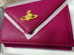 【新品Vivienne Westwood 】エナメル赤財布のサムネイル