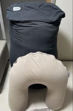Yogibo サポートクッション【新品未開封のカバー付】メルカリ市限定出品 Yogibo ビーズクッション 2点セット・交換カバー付き - メルカリ