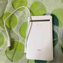 au純正ポータブル充電器のサムネイル