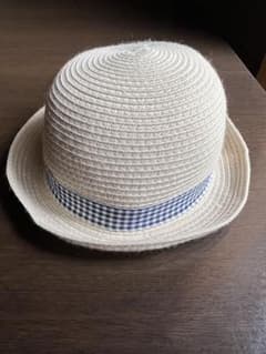 アイボリー ストローハット クマ刺繍 耳カバー付きのサムネイル