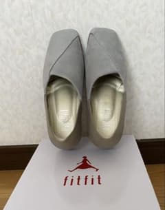 fitfit スリッポン ライトグレー スクエアトゥのサムネイル