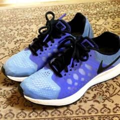 NIKE スニーカーのサムネイル
