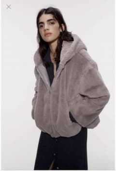 【ZARA】フェイクファーブルゾンのサムネイル