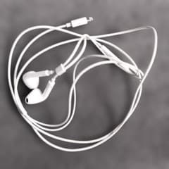 Apple EarPods with Lightning Connectorのサムネイル
