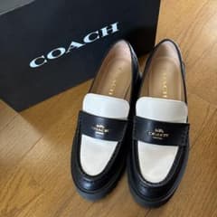 最終お値下げ】COACH コーチ ルーシー ローファー ブラック/ホワイト 