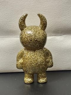 ゴールド グリッター フィギュア ウアモウ　uamouのサムネイル