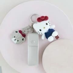 限定】HELLO KITTY×BRILMY ミラー付きリップチャーム ベージュ - メルカリ HELLO KITTY×BRILMY ミラー付きリップチャーム ベージュ