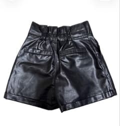 フェイクレザー ハイウエスト ショートパンツ ブラックのサムネイル