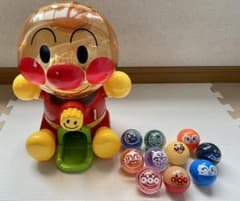 アンパンマン　わくわくガチャころりんのサムネイル
