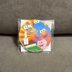 USJ セサミストリート 缶バッジ UN Ball - メルカリ
