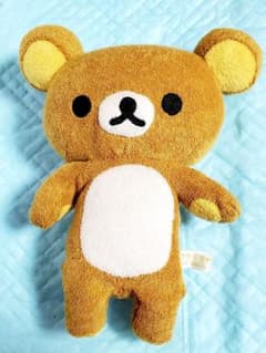 [무료 배송] 극미품 리락쿠마 앉아 봉제 인형 구슬 들어가 약 20cm