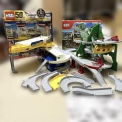 トミカ やまのぼりドライブ ダブルアクショントミカビル 2点セット