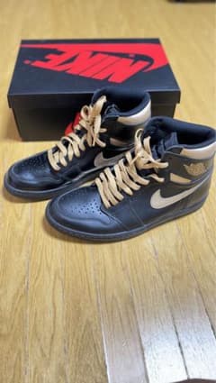 AIR JORDAN 1 HIGH OG BLACK-METALIC GOLDのサムネイル
