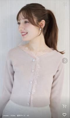 tocco closet ビジュー釦スカラップレース装飾ラメニットカーディガンのサムネイル
