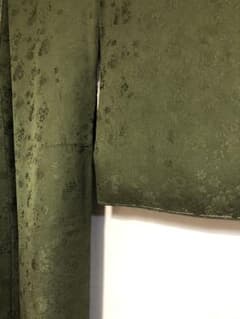 お値下げ！色無地④ 未使用躾付き やまと謹製 四季花地紋 抹茶色 桐紋 