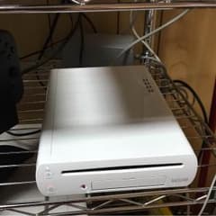 美品Wii U 8GB リモコン付きのサムネイル