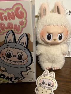 THE MONSTERS ぬいぐるみ・マスコット　ラブブのサムネイル