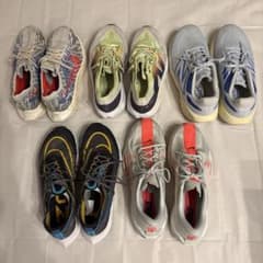 ランニングシューズ まとめ売り 4足セット（写真のフレッシュフォーム以外）のサムネイル