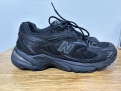 New Balance 725 ブラック スニーカーのサムネイル