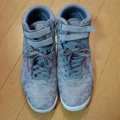 Reebokスニーカーのサムネイル