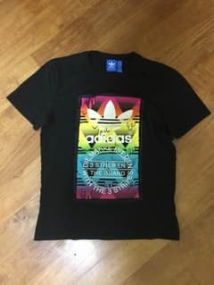 adidas オリジナル Tシャツのサムネイル