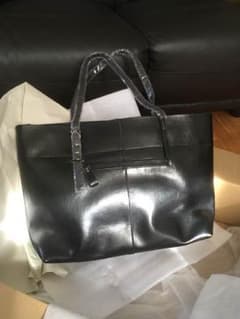 ✨新品✨本革レディースビジネスバッグのサムネイル