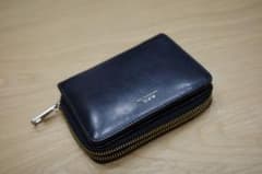 A.P.C. ブラックレザー 二つ折り財布のサムネイル