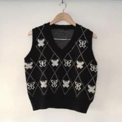 SHEIN 蝶々ニットベストのサムネイル