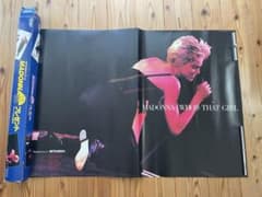 「マドンナ日本公演記念」ポスター MITSUBISHIオリジナル マドンナ日本公演記念」ポスター MITSUBISHIオリジナル - メルカリ
