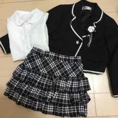女の子 フォーマルスーツのサムネイル